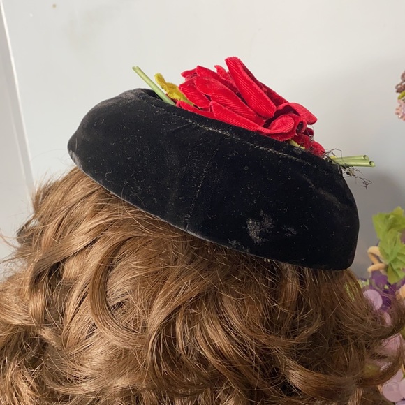 . Vintage Velvet Fascinator Hat - Red Rose Top Black Velvet Hat - Picture 4 of 5